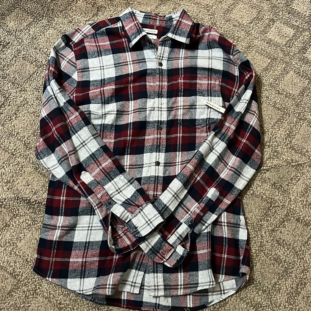 Men’s size M flannel shirt. New with tags. Amazon basics brand